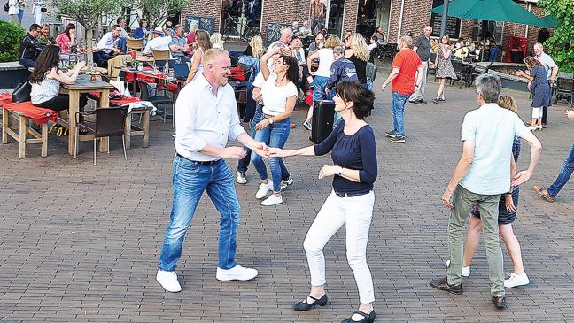 Denkmalplatz wird zur Tanzfläche