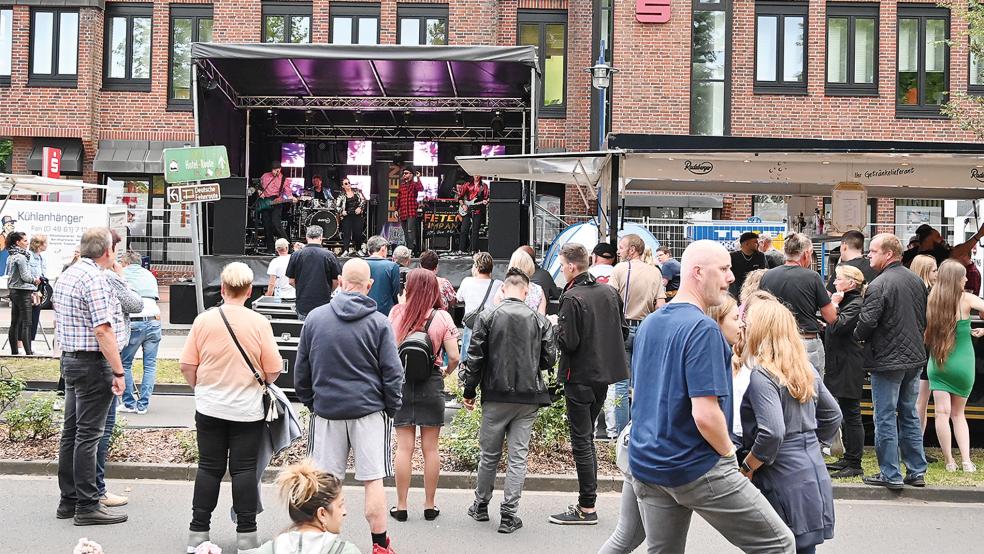 Damit die Menschen auf der Straße flanieren können, wird es in Papenburg Sperrungen geben.  © Foto: Lohmann