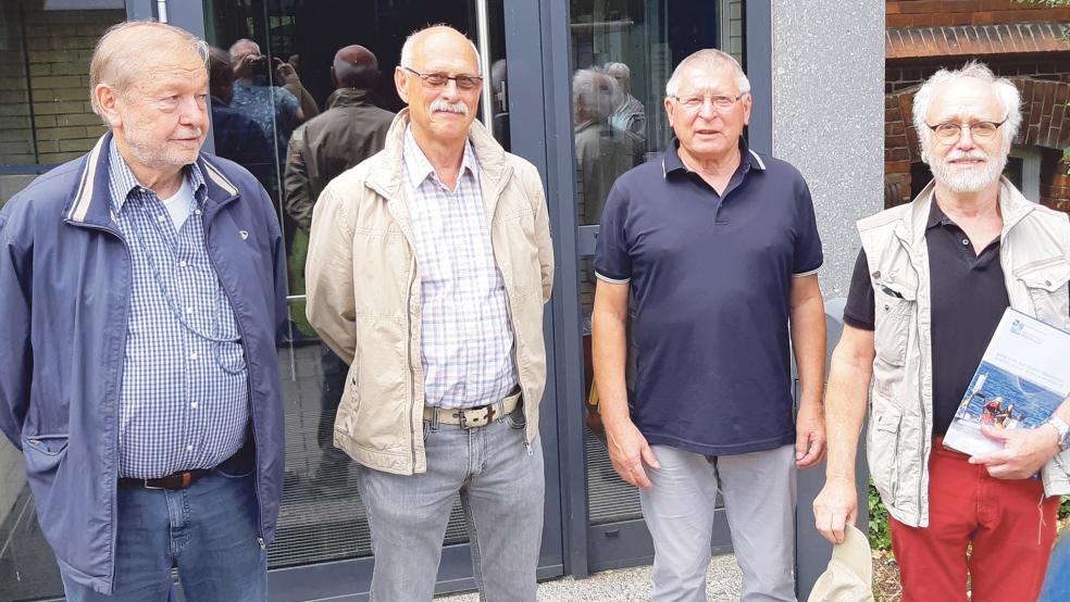 Peter Zahalka, Uwe Kreitz, Rudi Hamann und Reinhold Brenner (von links) bei ihrem Besuch in Leer.  © Foto: Hochschule