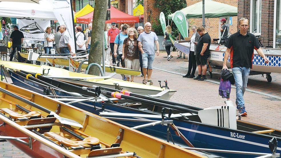 Unter anderem stellte sich der Ruderclub Leer beim Tag der Vereine in der Altstadt vor.  © Foto: Wolters