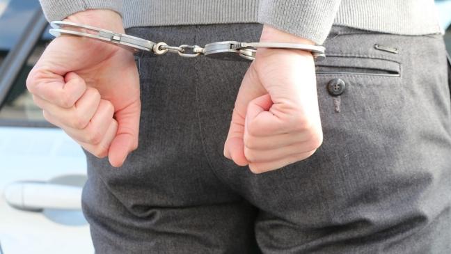 20-Jähriger mit 2,3 Promille schlägt um sich