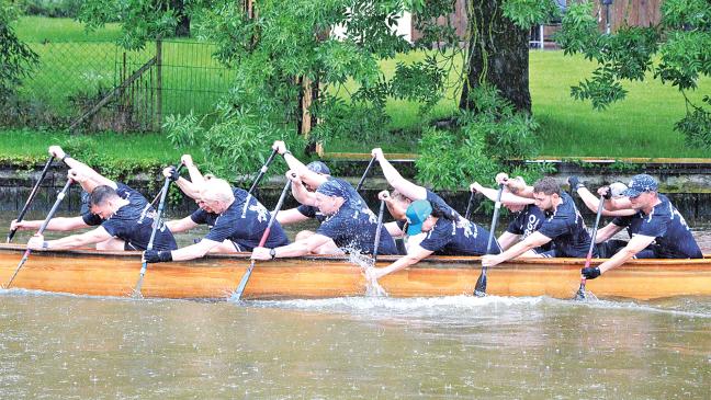 Die »Seeteufel« gewinnen Drachenbootrennen in Weener