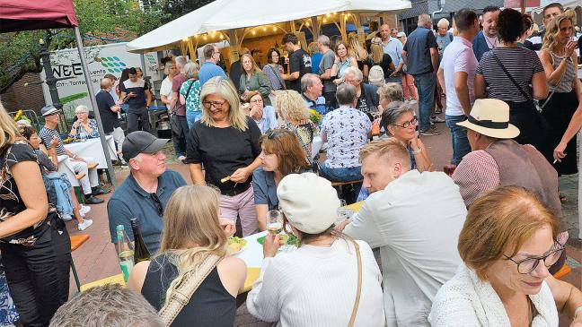 Leer feiert den Wein