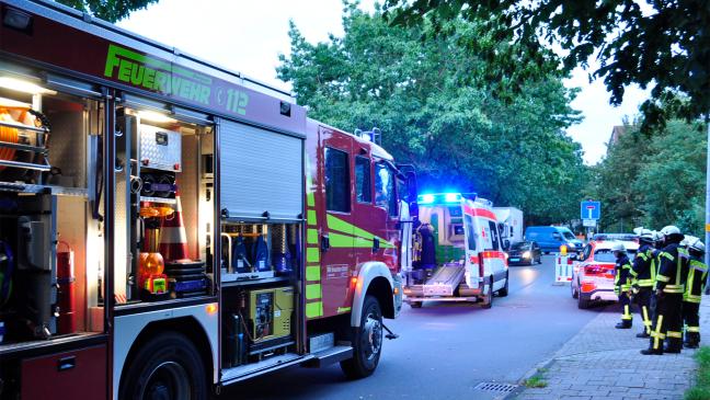 24-Jähriger bei Unfall unter Bulli eingeklemmt