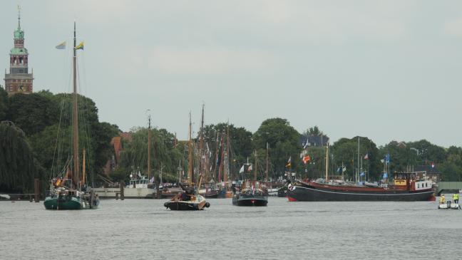 Historische Schiffe prägen das Bild im Leeraner Hafen