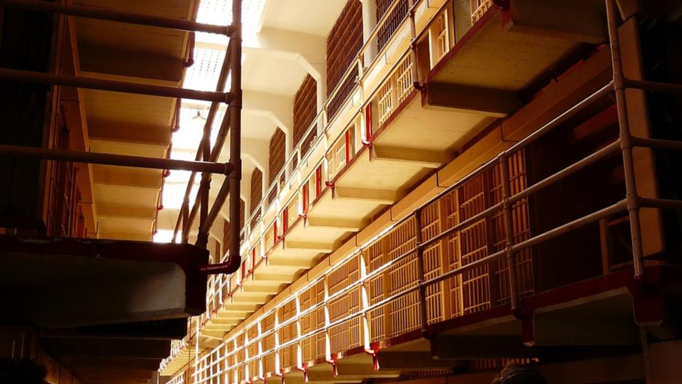 Zu viereinhalb Jahren Gefängnis wurde nun ein gebürtiger Weeneraner wegen Drogenhandels verurteilt. Er wird die Zelle aber schon in wenigen Monaten gegen eine Entziehungsanstalt eintauschen. © pixabay (Beispielbild)