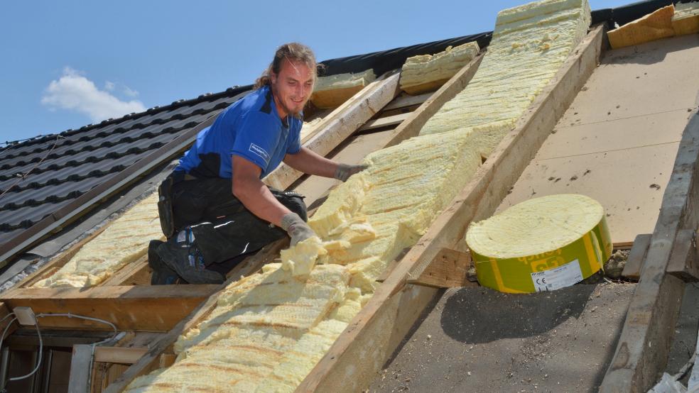 Das Dachdecker-Handwerk bildet in diesem Jahr 24 neue Azubis aus. Das sind acht mehr als im Vorjahr. © amh-online.de