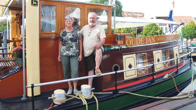 Auch »Oude Jan« zu Gast im Hafen von Weener