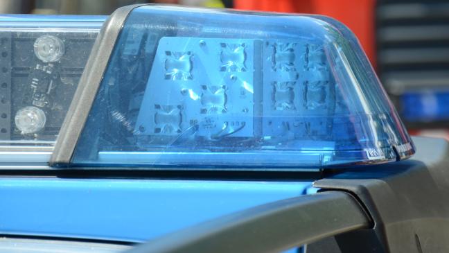 Autofahrer nimmt Pedelec-Fahrerin Vorfahrt und flüchtet