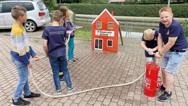 Von der Eimerspritze für die Kinder bis zum modernen Feuerwehrfahrzeug