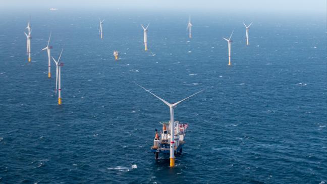 Umspannstation für Nordsee-Windpark installiert