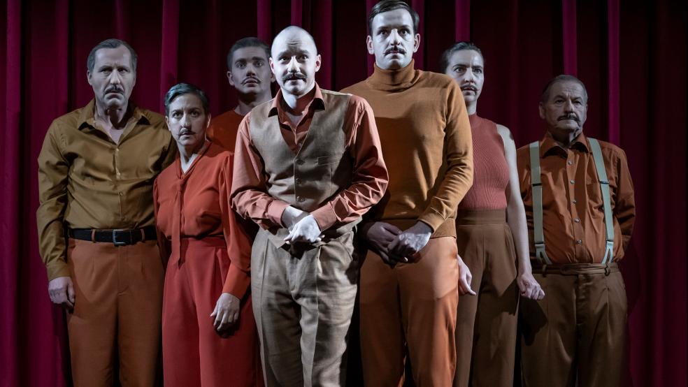 Mit »Hamlet« wird am 15. September die Theatersaison in Weener eröffnet. © Landesbühne