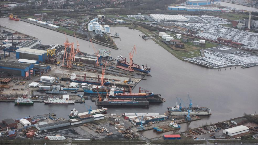 In einem ergänzenden Beitrag für das Genehmigungsverfahren hat das Land Niedersachsen erläutert, weshalb die Vertiefung der Außenems vor allem für den Hafen Emden (Bild) erforderlich ist. © Penning (Archiv)