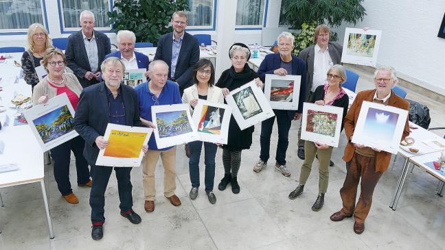 Mit zwölf Kunstschaffenden durch das Jahr