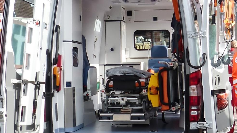 Die lebensgefährlich verletzte Jugendliche wurde in ein Krankenhaus nach Westerstede gebracht. © Pixabay (Symbolfoto)