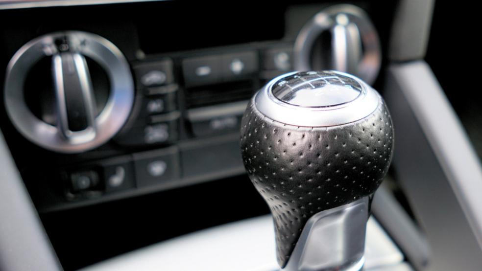 Mit seiner rücksichtslosen Fahrweise hat ein unbekannter Autofahrer auf der Emsstraße (B 436) in Leer andere Verkehrsteilnehmer gefährdet. © Pixabay (Symbolfoto)