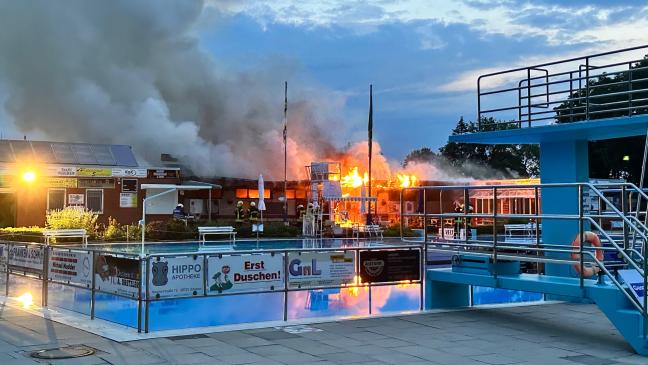 Brand in Emder Bad: Verdächtige festgenommen