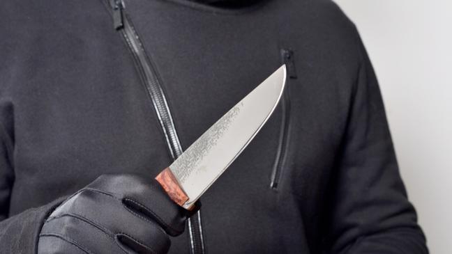 Streit auf Schulhof: Stich in den Rücken