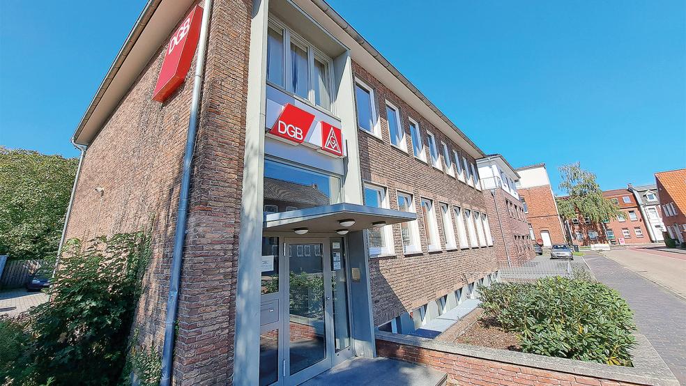 Erste Adresse für Arbeitnehmer-Rechte: Das Gewerkschaftshaus an der Jahnstraße in Leer wurde 1960 eingeweiht. Nun ist ein barrierefreier Umbau geplant.  © Foto: Szyska