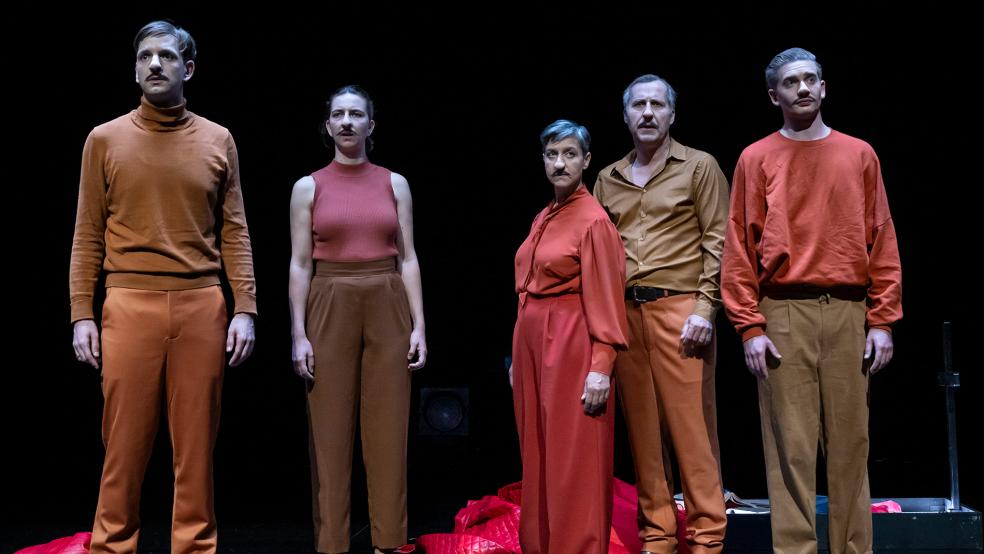 Mit der Familien- und Rachetragödie »Hamlet« wird die Spielzeit der Landesbühne in Weener eröffnet.  © Foto: Landesbühne