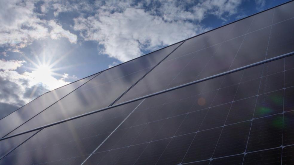 Die angestrebte Produktionsmenge an Solarstrom entspricht nach Angaben des Unternehmens rechnerisch dem Jahresverbrauch von etwa 12.500 Haushalten mit drei Personen. © Pixabay (Symbolfoto)