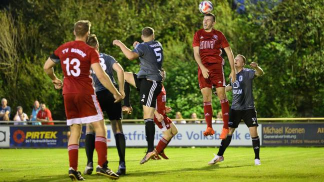 Bunde dreht Partie gegen Hage