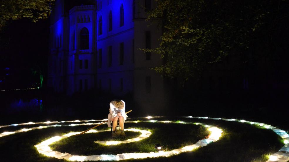 An zwei Abenden sahen insgesamt 2000 Besucher das Schauspiel des Theaters Anu. © Ammermann