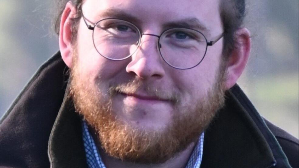 Jan Tayeb ist neuer Geschäftsführer des NABU-Schulbauernhofs in Wiegboldsbur. © Sophie Tayeb