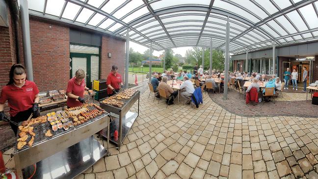 Grillfest mit Gesprächen über Bingumer Sorgen