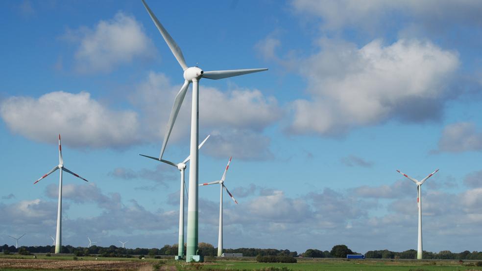 Im Windpark Weenermoor ist ein Repowering geplant.  © Archivfoto: Hoegen