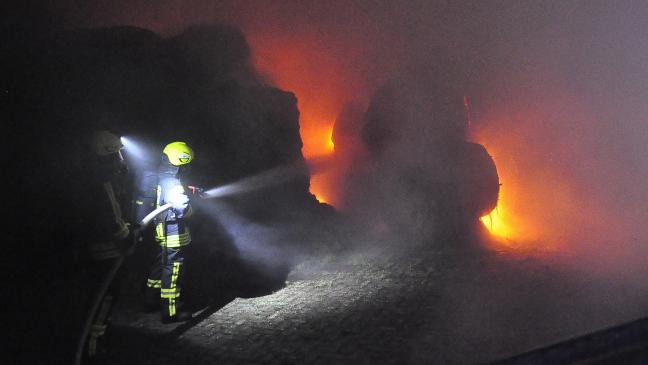 Rundballen in Flammen