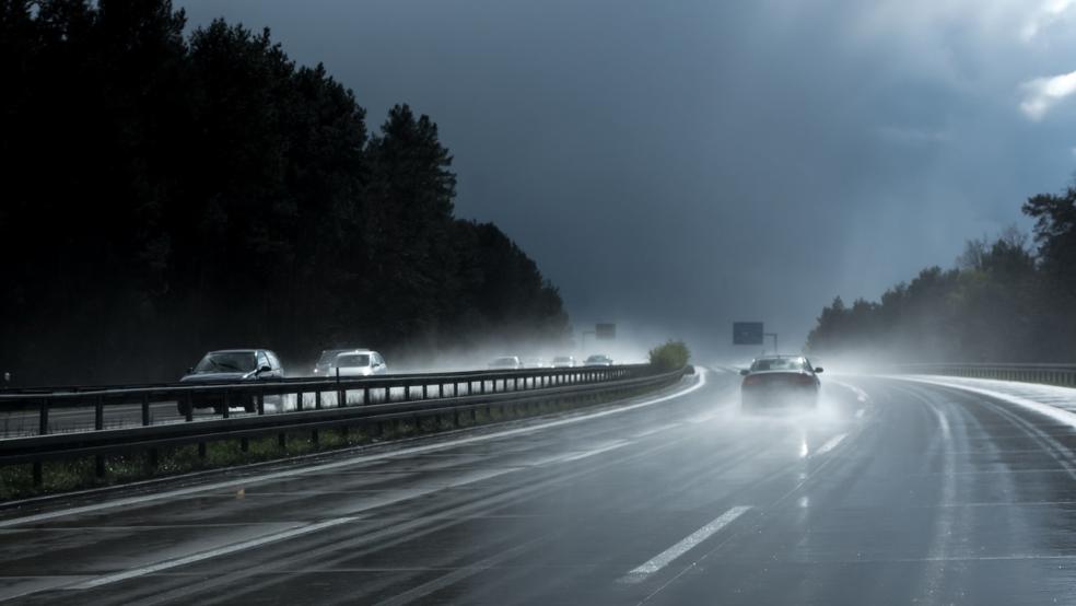 Aquaplaning auf der A 31 hat zu zwei schweren Unfällen bei Weener geführt. © Pixabay (Beispielfoto)