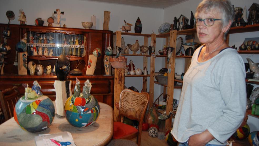 Auch bei Keramikkünstlerin Annette Blumenhofer an der Denkmalstraße in Midlum kann man vorbeischauen.  © Hoegen (Archiv)