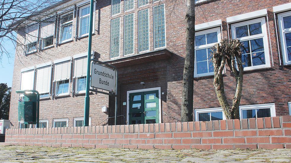 Das in die Jahre gekommene Schulgebäude soll durch den Neubau ergänzt werden.  © Foto: Berents