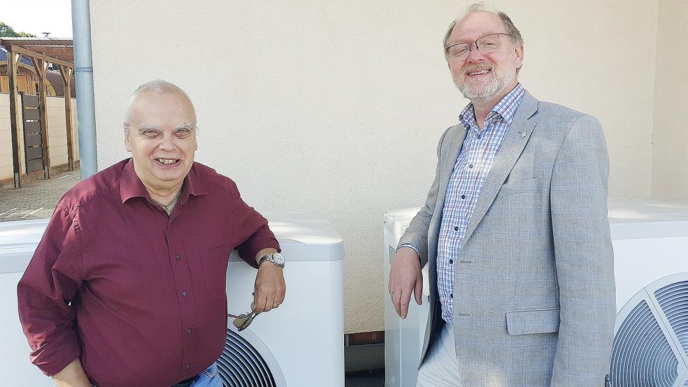 Simon Sweers (links) und Armin Siegmund freuen sich über die gelungene Umrüstung.  © Foto: Berents