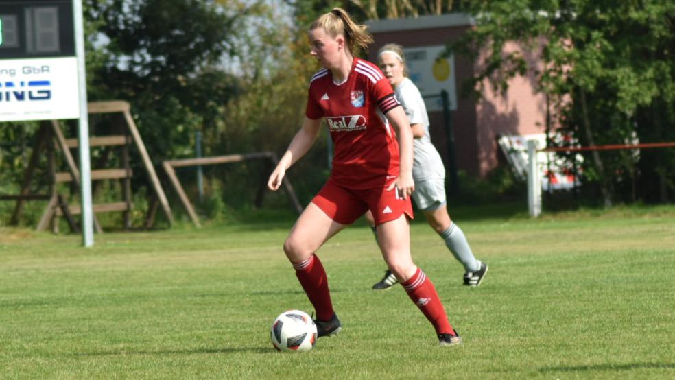 Lea Siemens (hier im Spiel gegen Heidekraut Andervenne) erzielte im Spitzenspiel der Frauen-Oberliga gegen Ahlerstedt/Ottendorf das einzige Tor.  © Foto: Koppelkamm