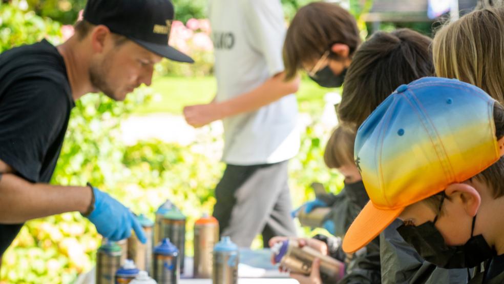 Die Freestyle Family Oldenburg wird beim »Tag der offenen Tür« der Emder Kunsthalle am 3. Oktober eine Graffiti- und Street Art-Aktion anbieten. © privat