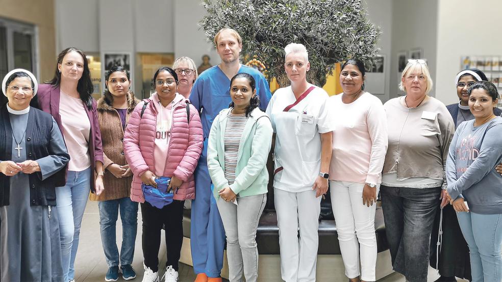 Saranya, Josmy, Majunu, Bincy und Bismi werden zurzeit intensiv auf ihren Stationen eingearbeitet, um sicherzustellen, dass sie nahtlos in die Patientenversorgung eingebunden werden können. © Foto: Borromäus Hospital