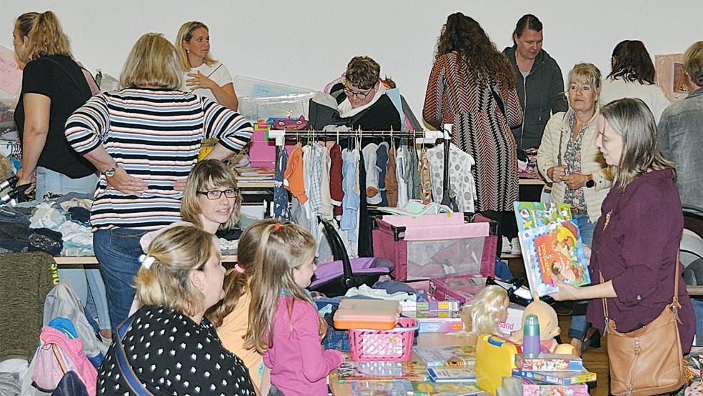 Großer Andrang herrschte jetzt bei der Kinderkleider- und Spielzeugbörse in Bingum.  © Foto: Wolters