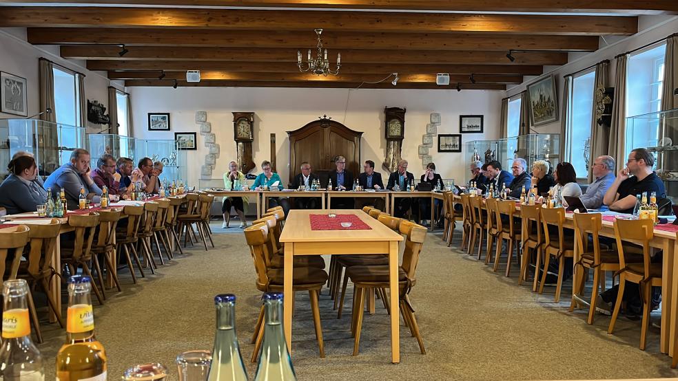 Einstimmig hat der Rat der Stadt Weener den Jahresabschluss 2016 verabschiedet.  © Foto: Hoegen