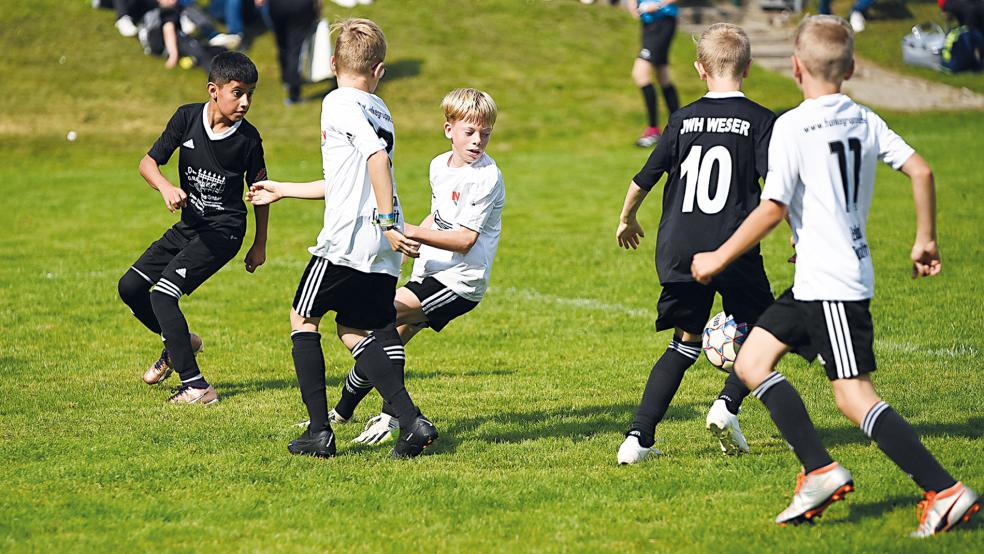 Jede Menge Talente des Jahrgangs 2013 konnten sich am vergangenen Wochenende in Stapelmoor zeigen.  © Foto: NFV-Kreis Ostfriesland