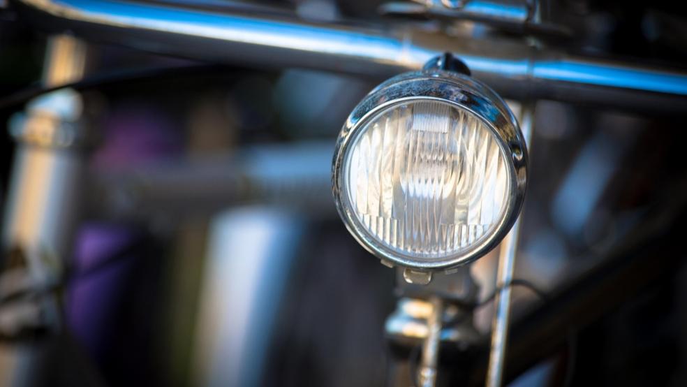 Am Fahrrad und am Auto entstand Sachschaden. © Pixabay (Symbolfoto)