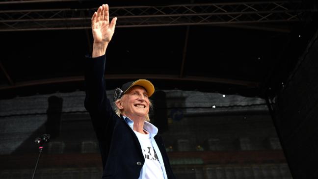 2000 Fans feiern Otto und seine Ottifanten