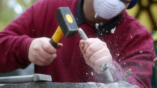 Mehr Schotter für Steinmetz-Azubis