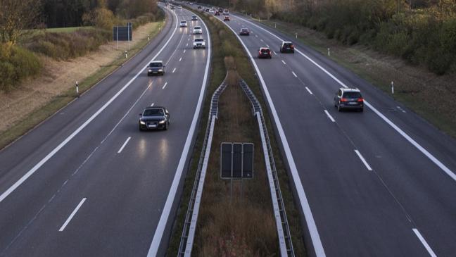 Auto durchbricht Wildzaun