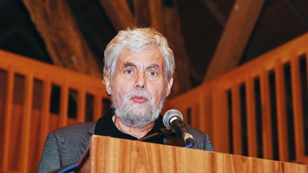 Professor Dr. Bernhard Parisius leitete von 1995 bis 2015 das Niedersächsische Landesarchiv in Aurich.  © Foto: Vortanz