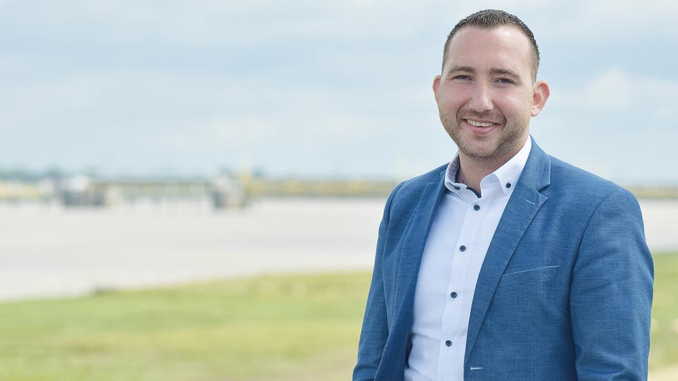 SPD-Landtagsmitglied Nico Bloem aus Weener ist zuversichtlich, dass mit dem Etat für den Küstenschutz auch die Deiche im Rheiderland wachsen wird.  © Foto: privat