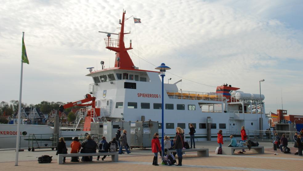 Fahrgäste mit Ziel Spiekeroog müssen sich in den kommenden Tagen auf Veränderungen im Fahrplan einstellen. Im Bild: Die Fähre "Spiekeroog I". © Hanken (Archiv)