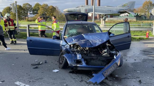 Sechs Verletzte bei Unfall auf Kreuzung