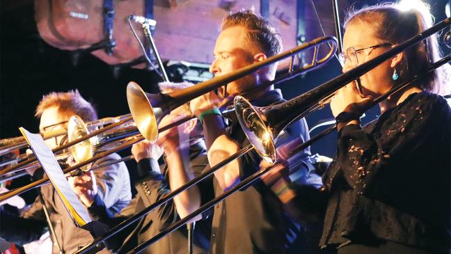 Bigbands begeistern mit greifbarer Spielfreude